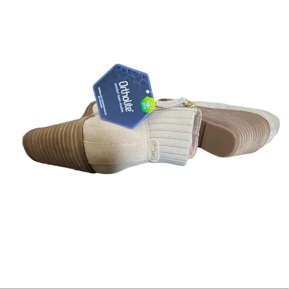 TOMS Suede Wedge Bootie - Picture 10 of 11